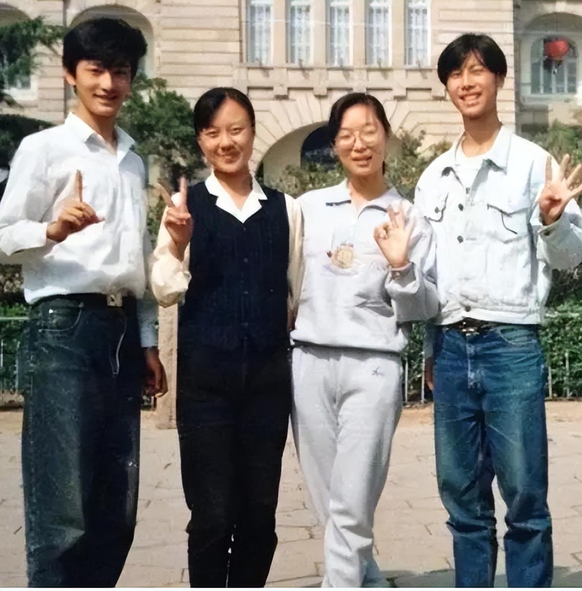 回顾著名男星黄晓明离婚后再出圈如今迎来事业第二春