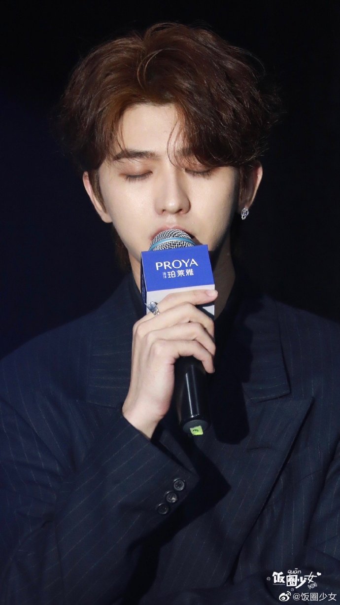 蔡徐坤高中留学旧照##蔡徐坤凌晨晒工作花絮