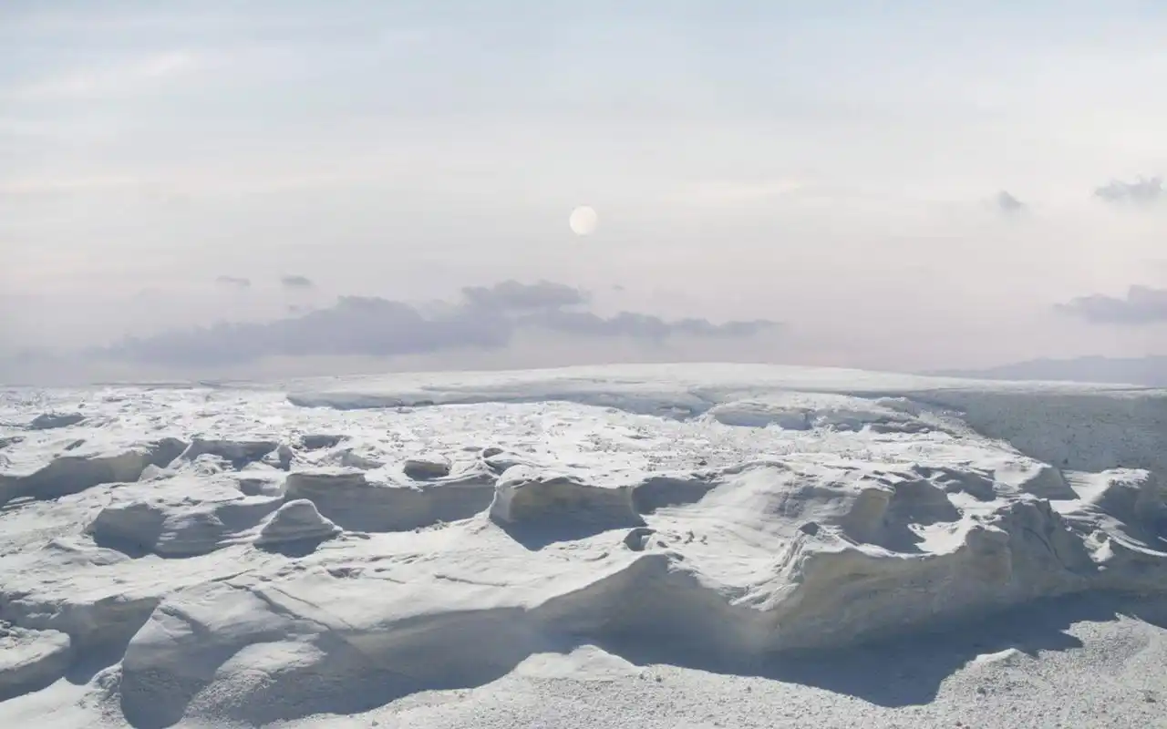 纯白创意唯美高清桌面壁纸