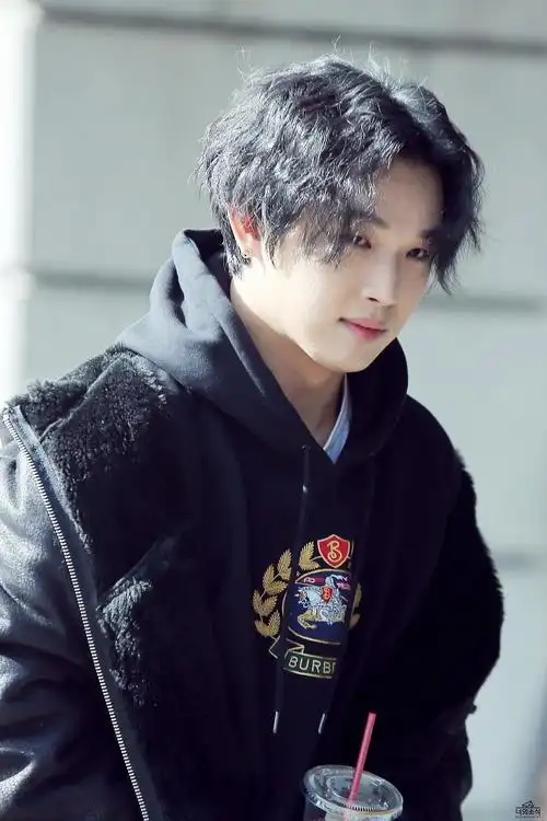 考古闲着也是闲着带家人们回顾一下2019年btob任炫植的发型变迁史又名