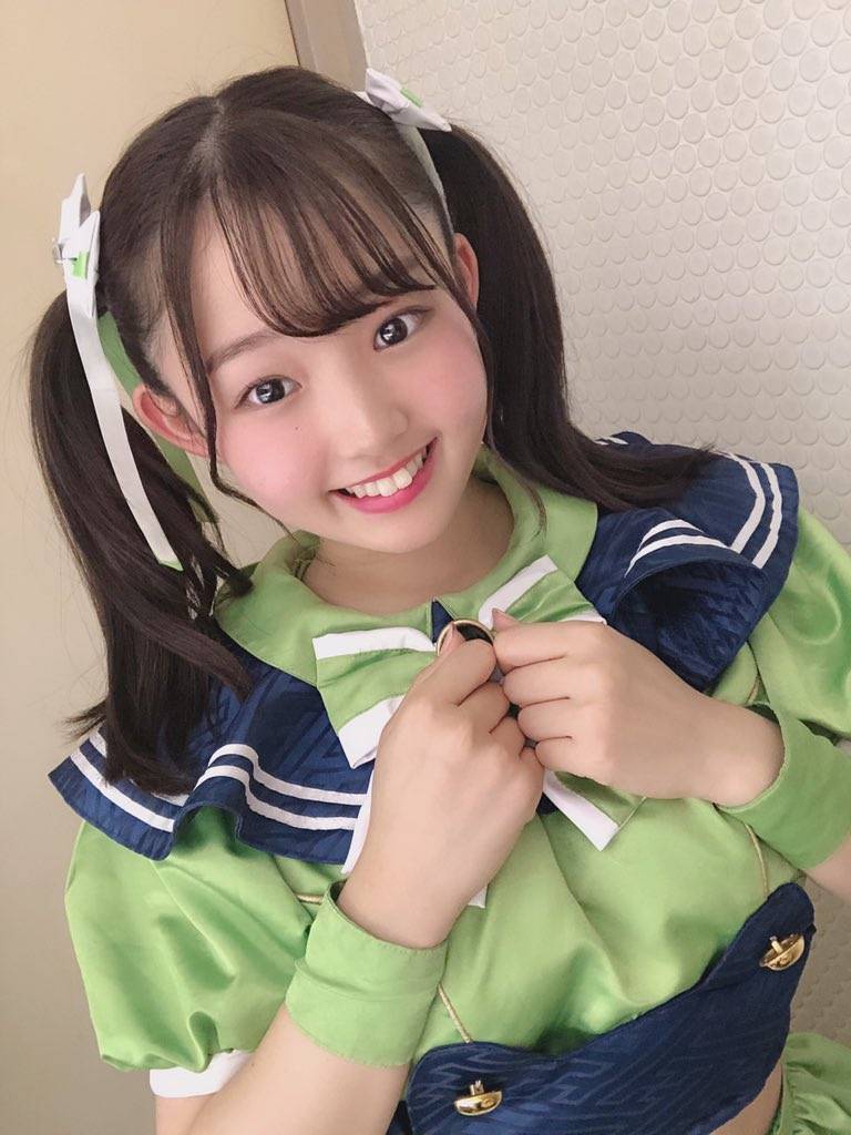 17岁真童颜妹,笑着奉上白嫩大包包可爱到不行!_花咲_偶像_妹子