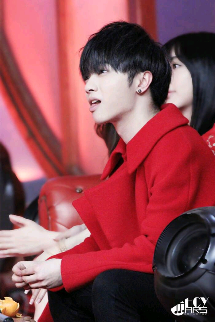 华晨宇整容了吗来看看不同时期面部的比较整理