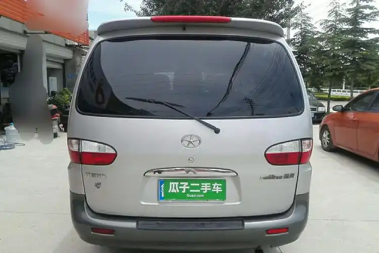 1,您好对于您问的问题,02年江淮瑞风9座商务豪华配置的车,大概价格是