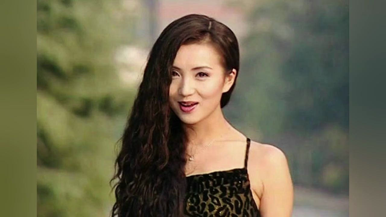 39岁万人迷陈好近照曝光,尽显成熟温柔气质,女儿像富豪爸爸