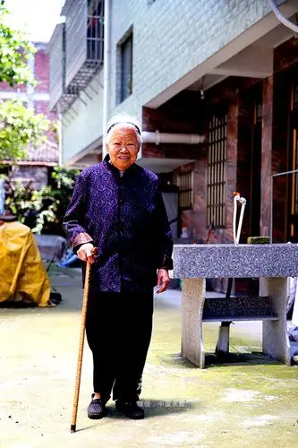 "革命母亲"谷冬翠的笑容