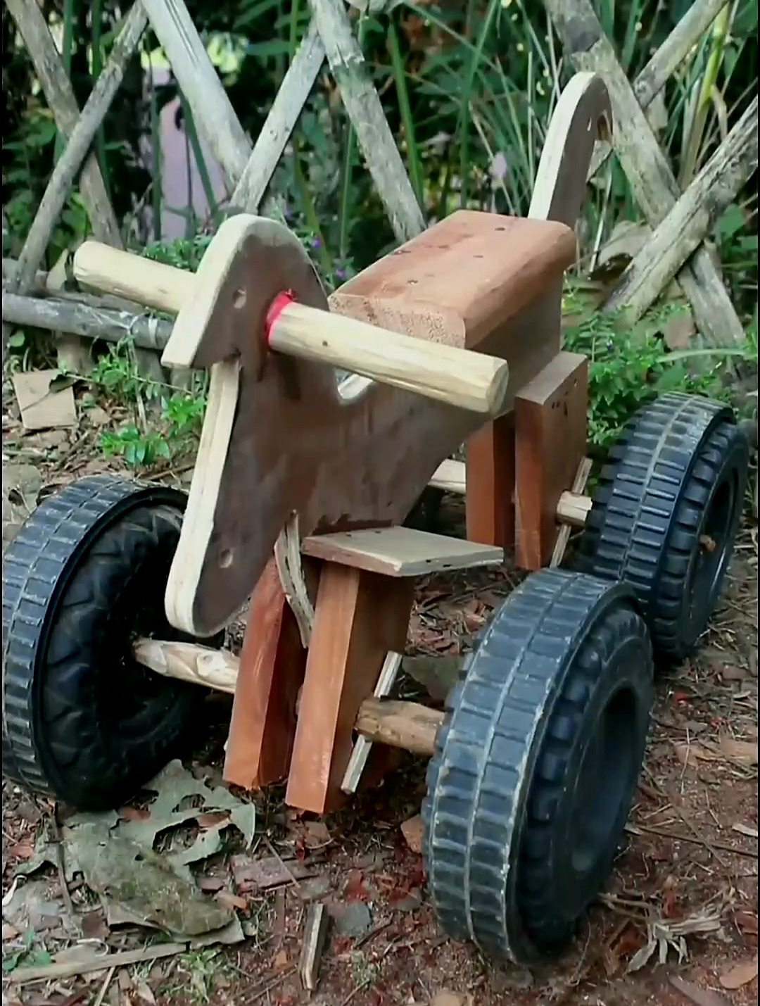 手工木匠:制作马形木制自行车