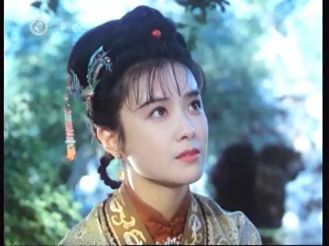 傅艺伟的眼睛会传情太美了给人留有深刻印象