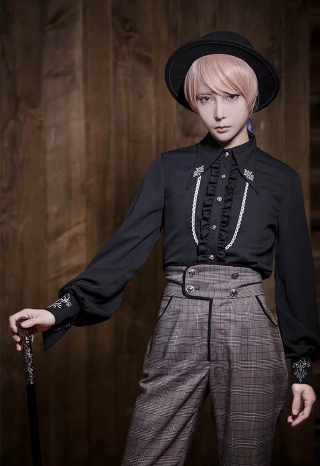 lolita服装难道只是女生的专利吗?今天一起来看看男版lo装吧!