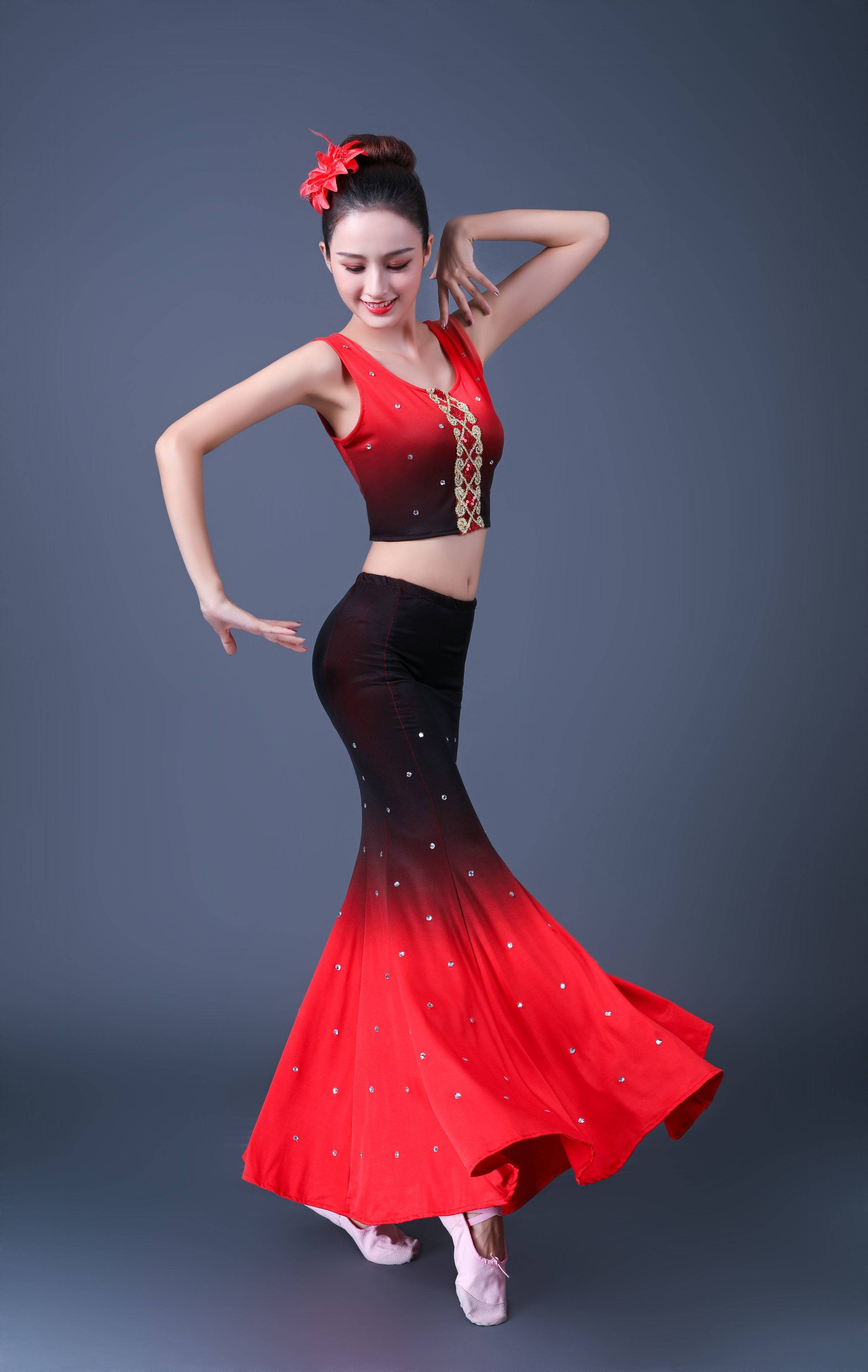 舞蹈新款成人儿童演出服傣族服艺表演孔雀舞服包民族服装