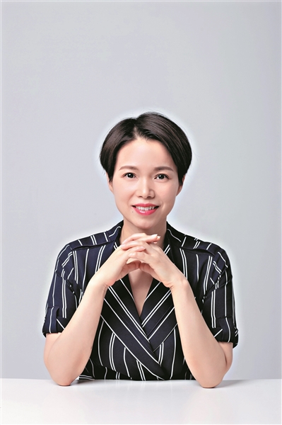 海哥:广东"网红"女作家,"佛系"心态下专产"良心之作"