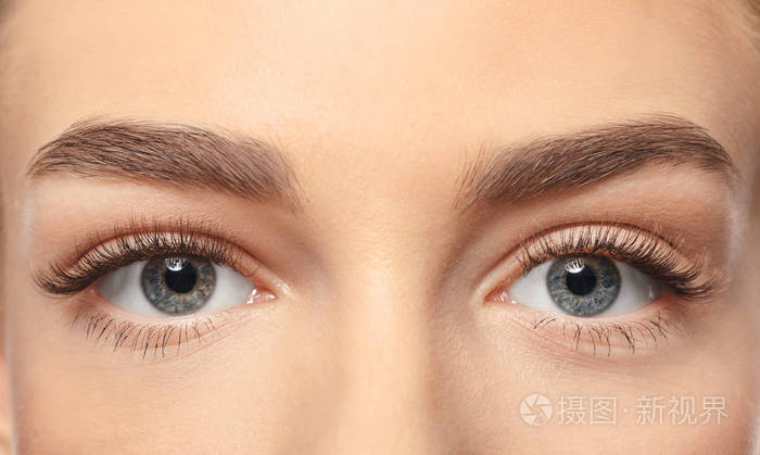 美丽的女性眼睛长睫毛特写