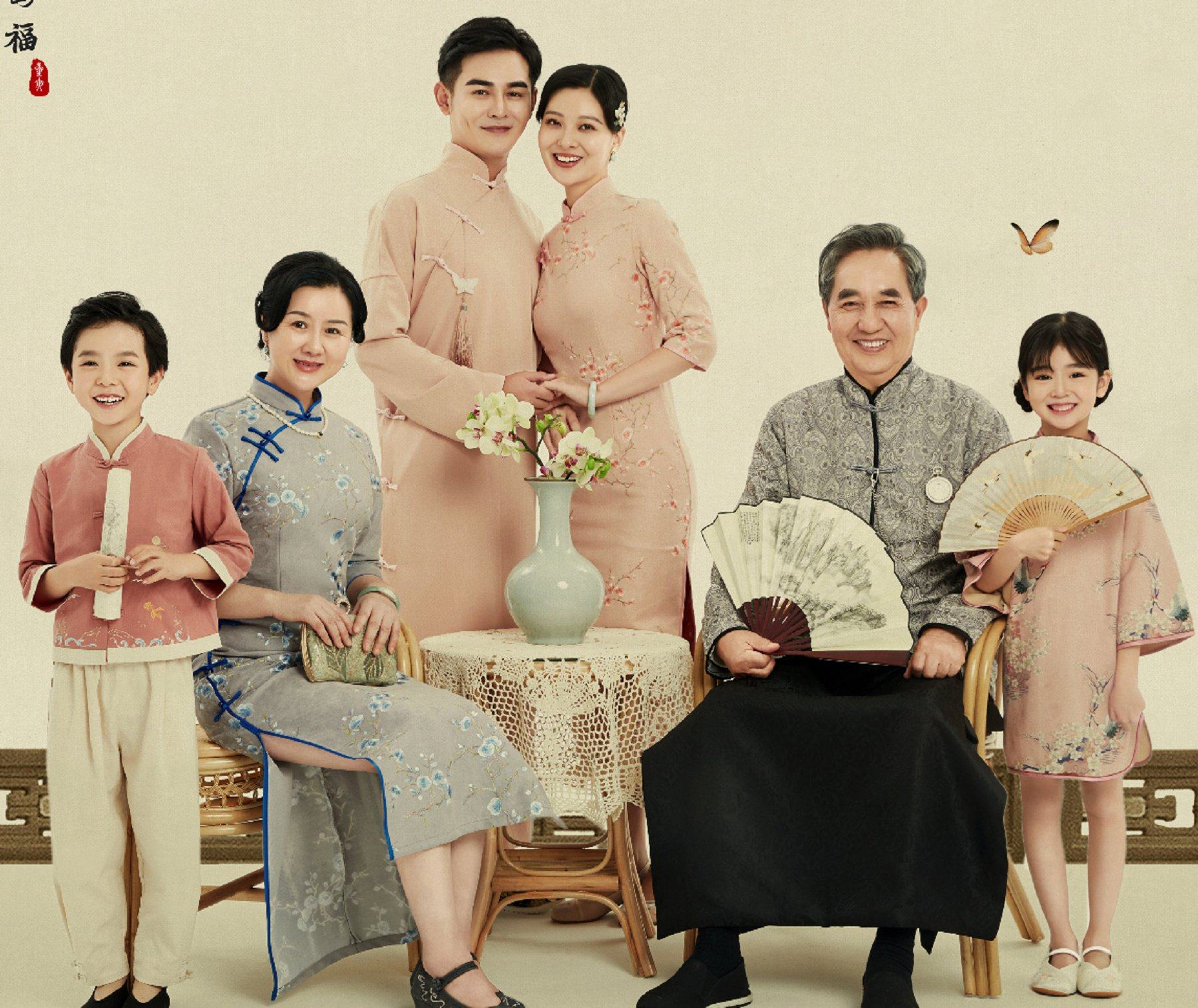 2022新款影楼主题写真服装情侣婚纱照摄影时尚个性黄色彩纱礼服