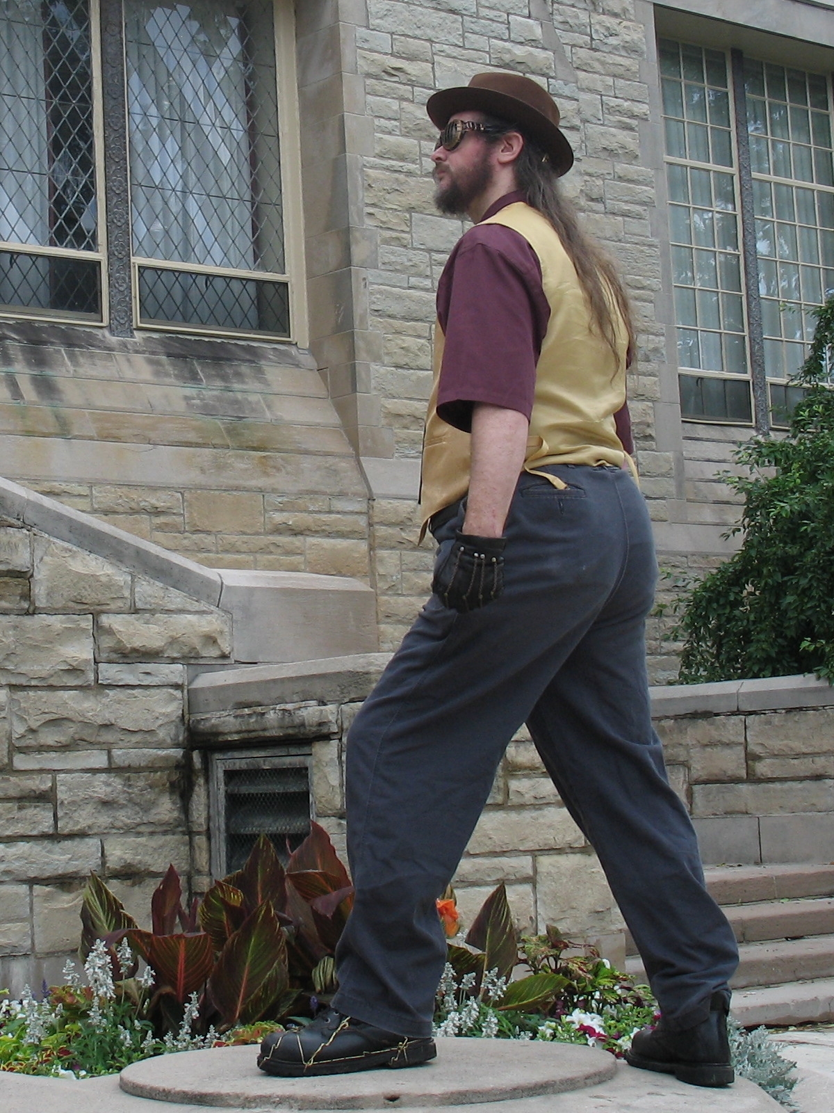 on a pedestal 5 by windthin