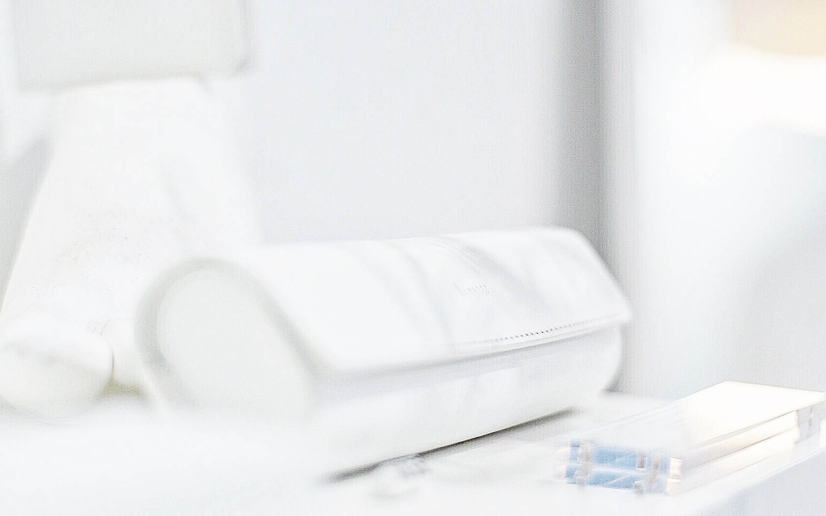 简约白色小清新静物唯美高清桌面壁纸