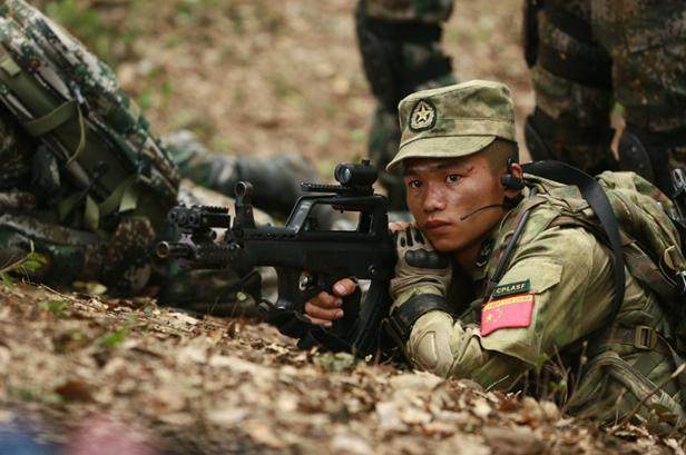 他是特种兵仅有一米五,被吴京拉来演战狼正式出道