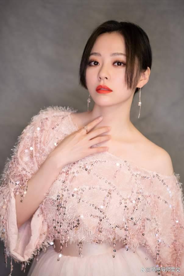 张靓颖,中国流行女歌手,堪称音乐界的女神.