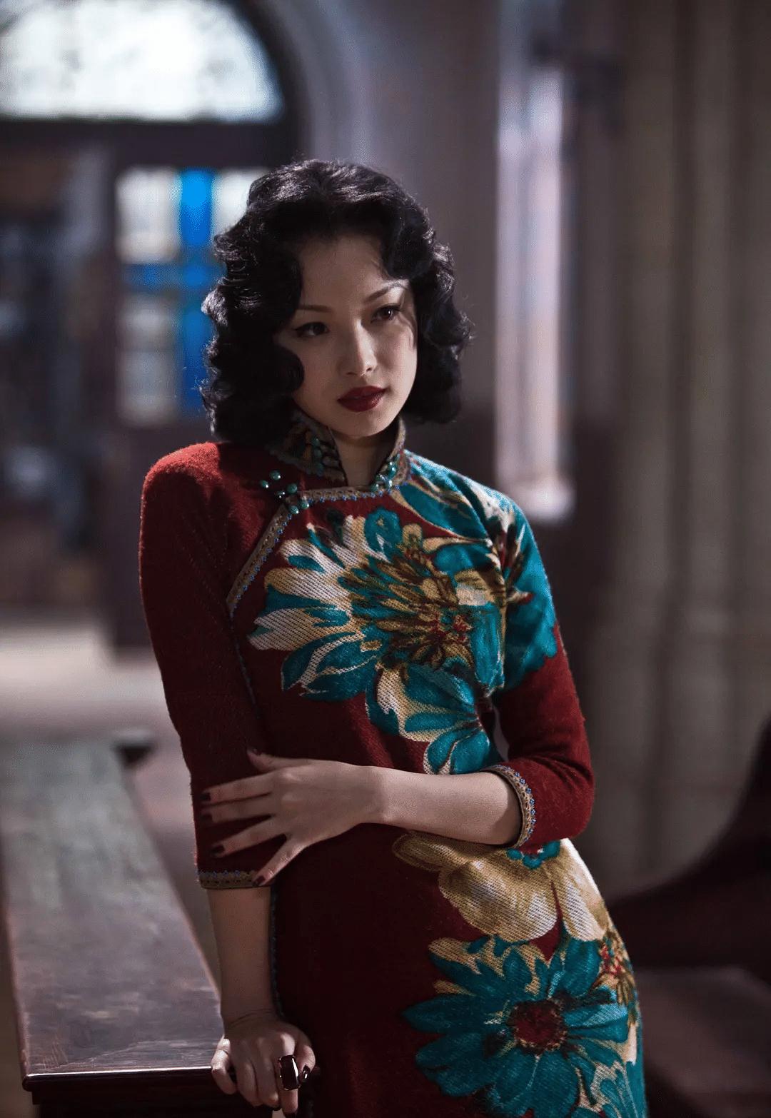 旗袍别瞎穿,太干瘪没气质,太丰腴显风尘,能驾驭的都是气质女神_俞飞鸿