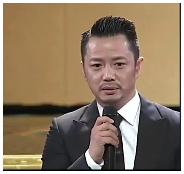 他追9年才娶了妻,因为妻子怕疼做了13年丁克,余生只想宠着她_段奕宏