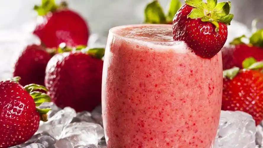 美味草莓冰沙壁纸