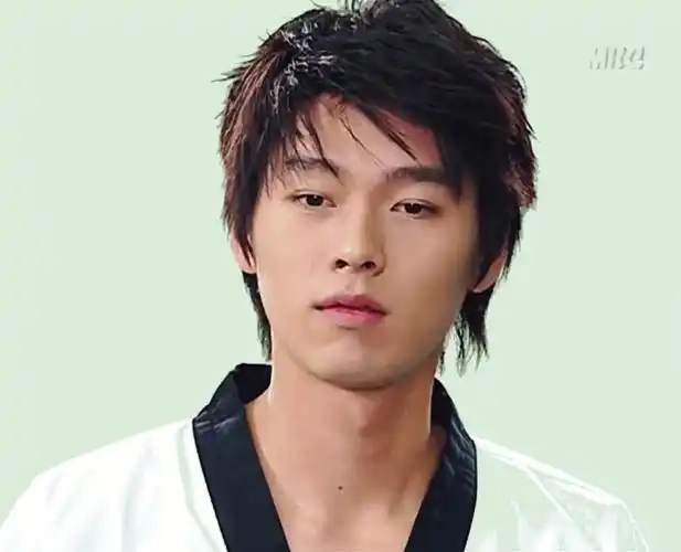 玄彬以前的发型现在看还是很时尚啊