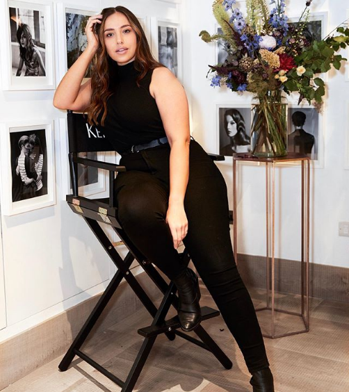 原创140斤大码模特接受采访否认自己是个胖子称我也有小蛮腰