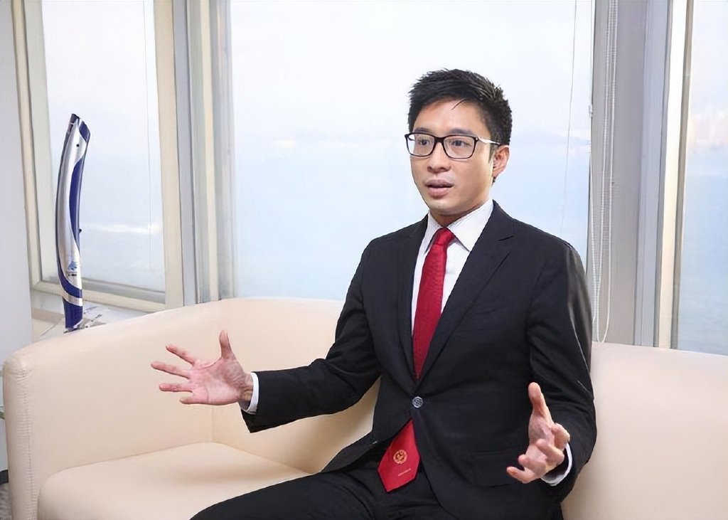 中国香港男足爆冷,成功击败了伊朗入4强,霍启山成为了大赢家