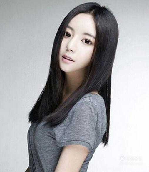 女生披肩中长发直发发型
