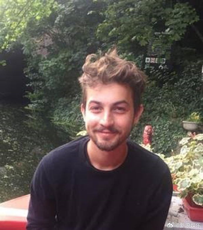 艾玛沃森新恋情##艾玛沃森与男友街头拥吻