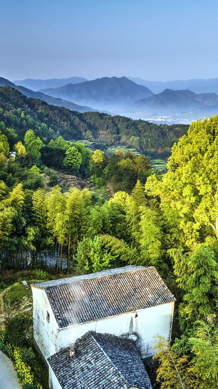 最美的风景#没电没wifi让你在这深山老林里住,你愿意吗