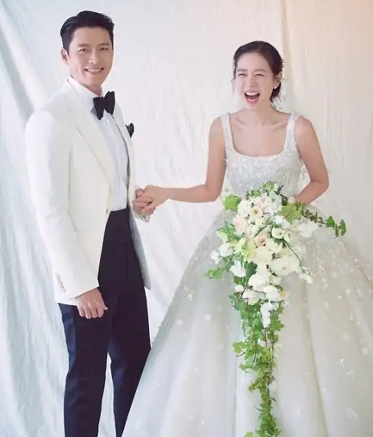 然而,与李智雅的事业同样引人注目的,还有她幸福美满的婚姻生活.