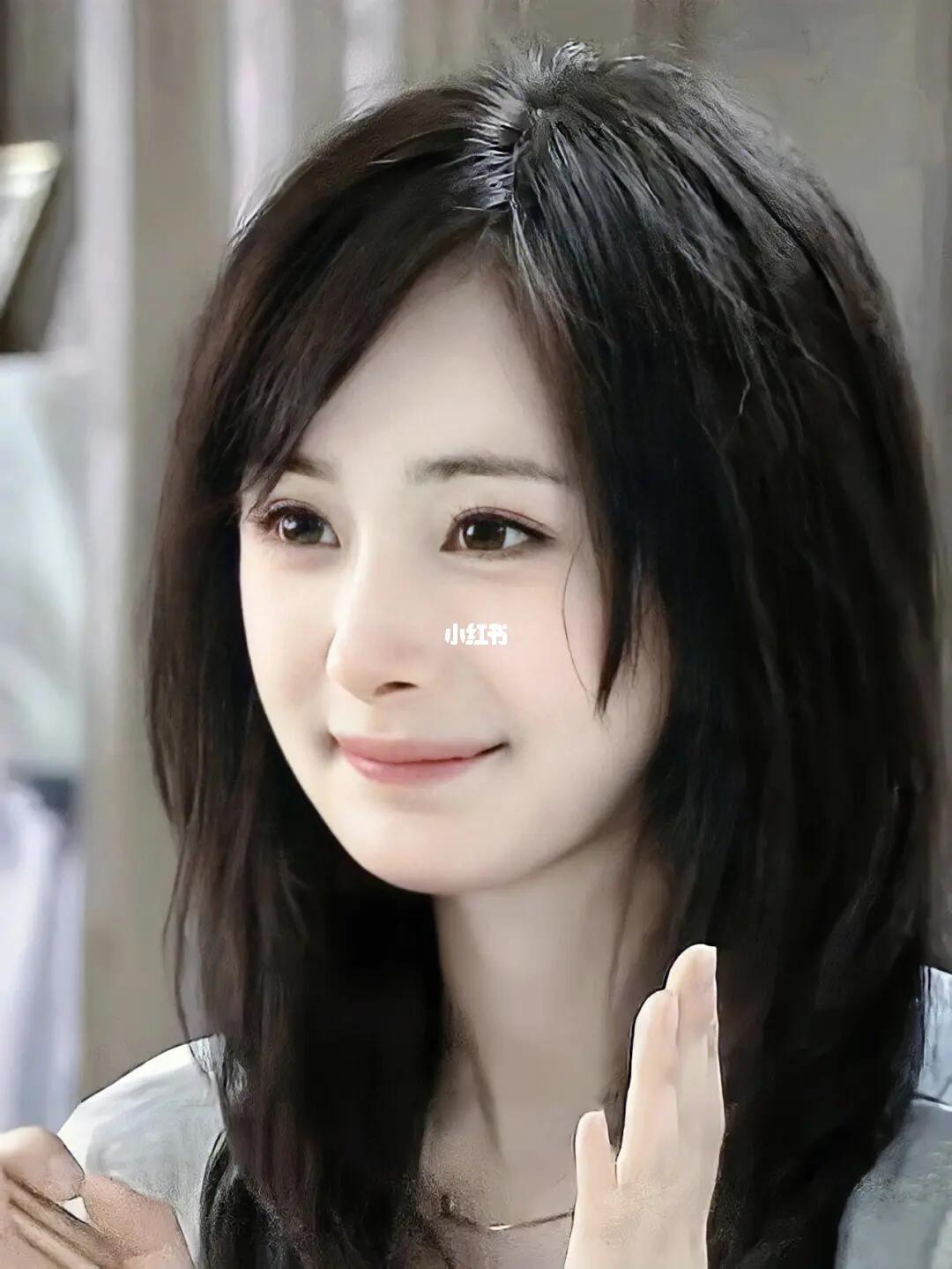 杨幂像个奶乎乎的面团团呀