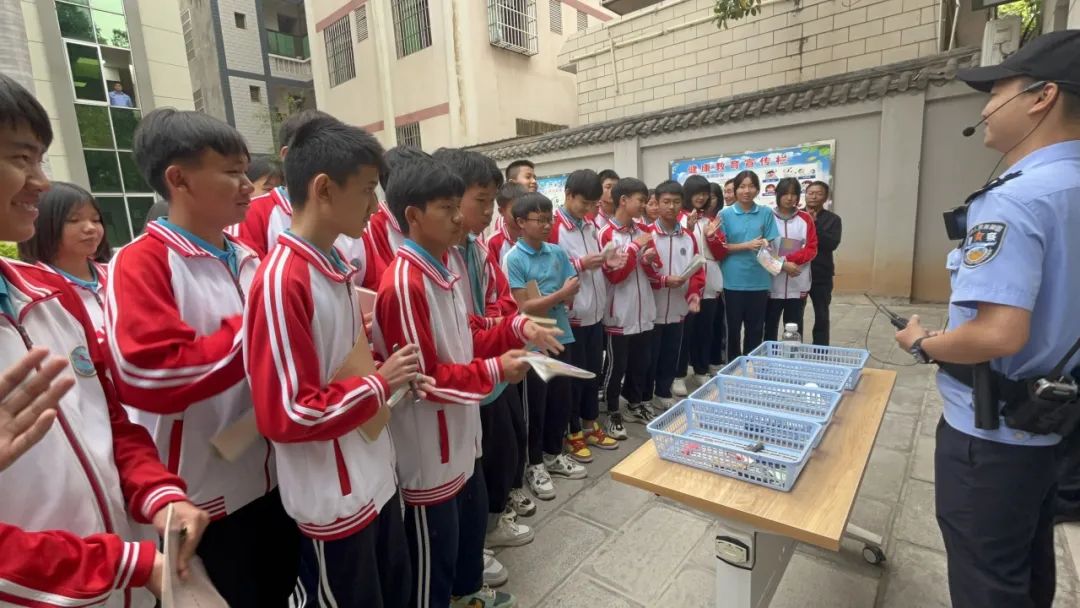 【利剑护蕾】护航青春 与法同行—元谋法院"开放日"让中学生"沉浸式"