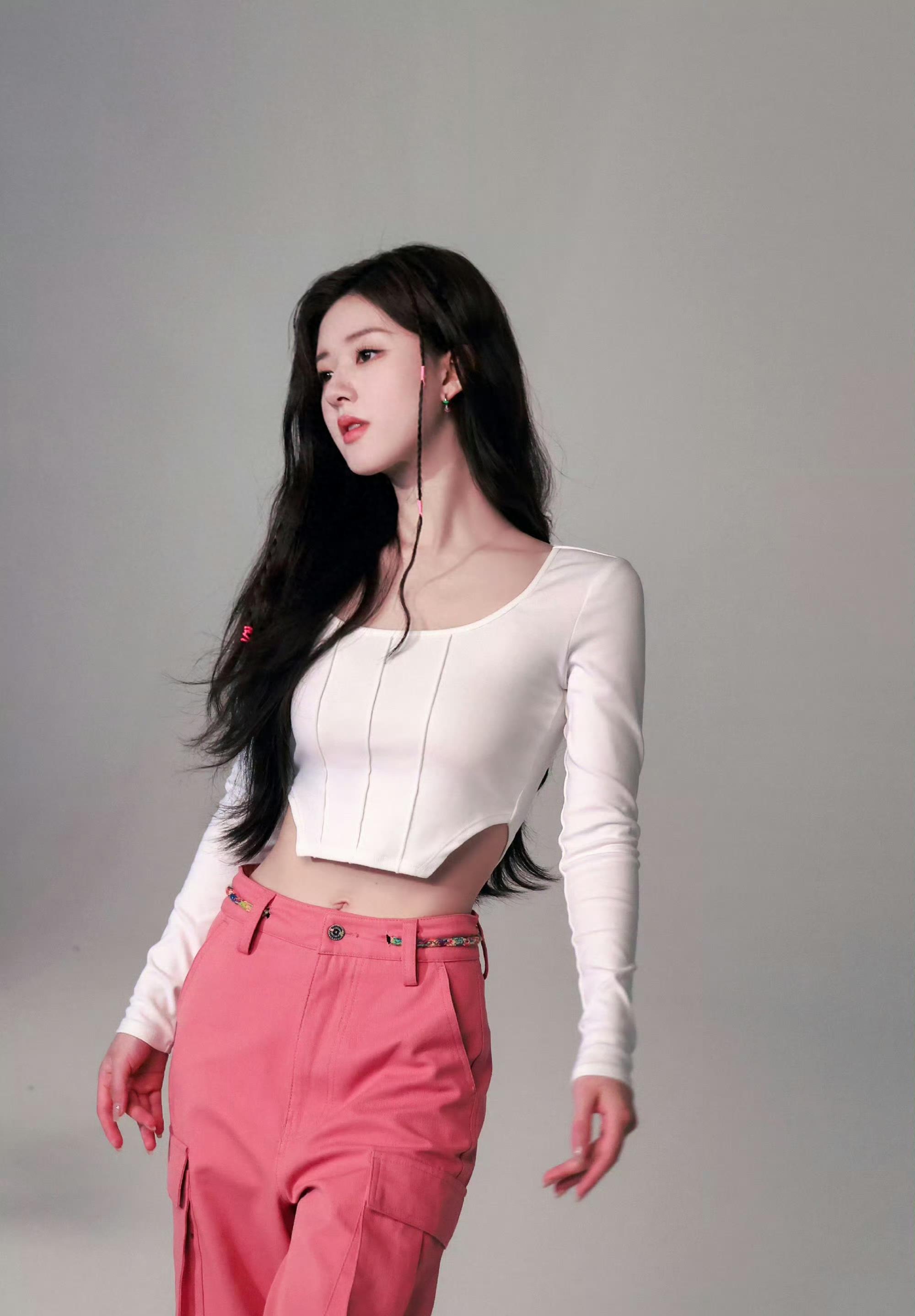 赵露思多巴胺运动风的服装,每一套穿搭都元气满满!_裙子_造型_风格