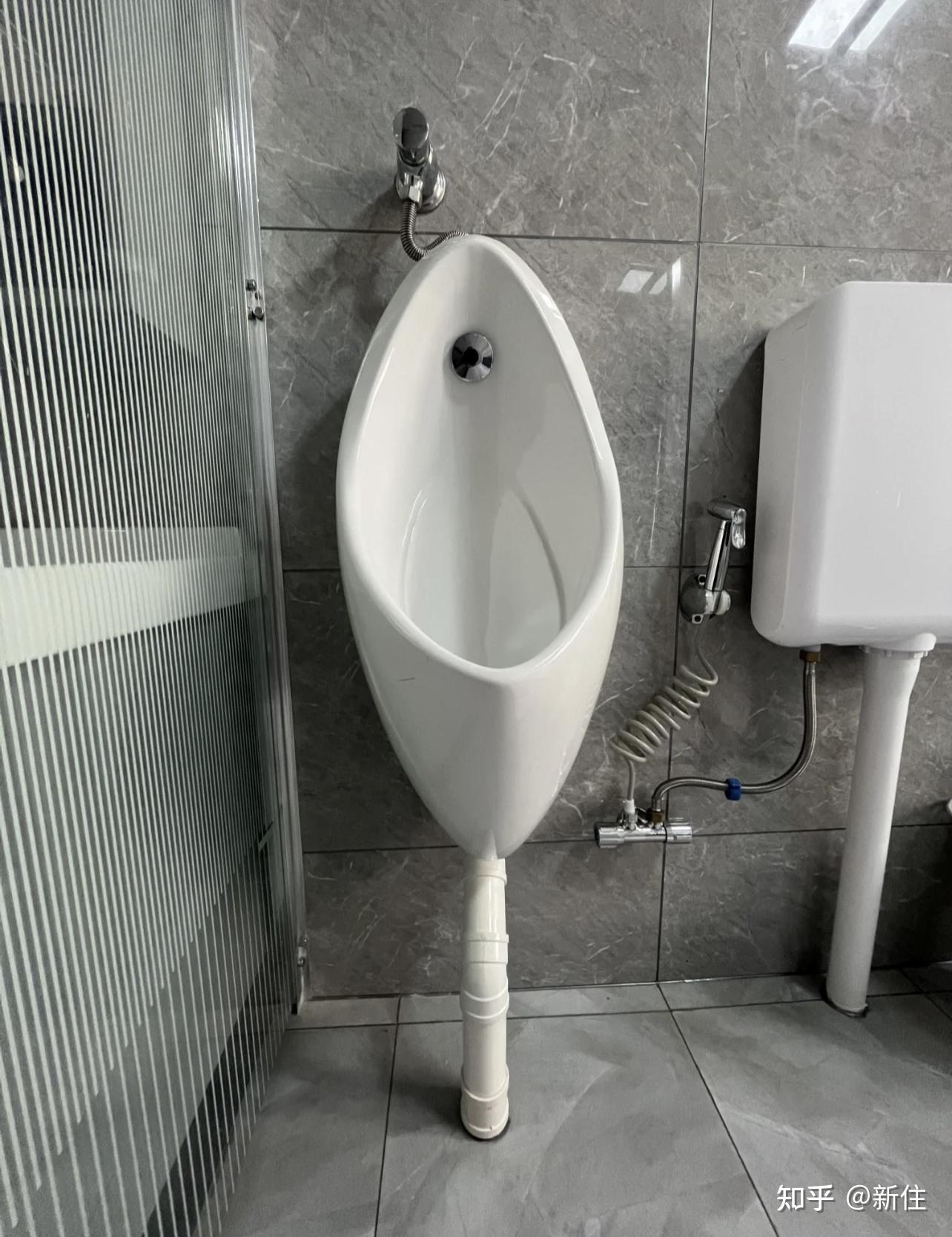 每次看见老公小便给马桶盖上,地面上溅的尿渍,气就不打一处来,气味