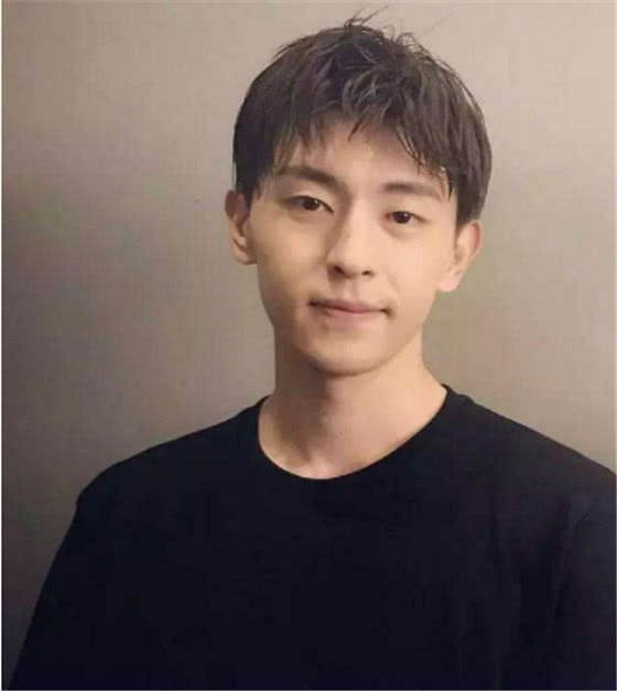 男明星素颜曝光,邓伦清秀王嘉尔出众,却都被最后一位"秒杀