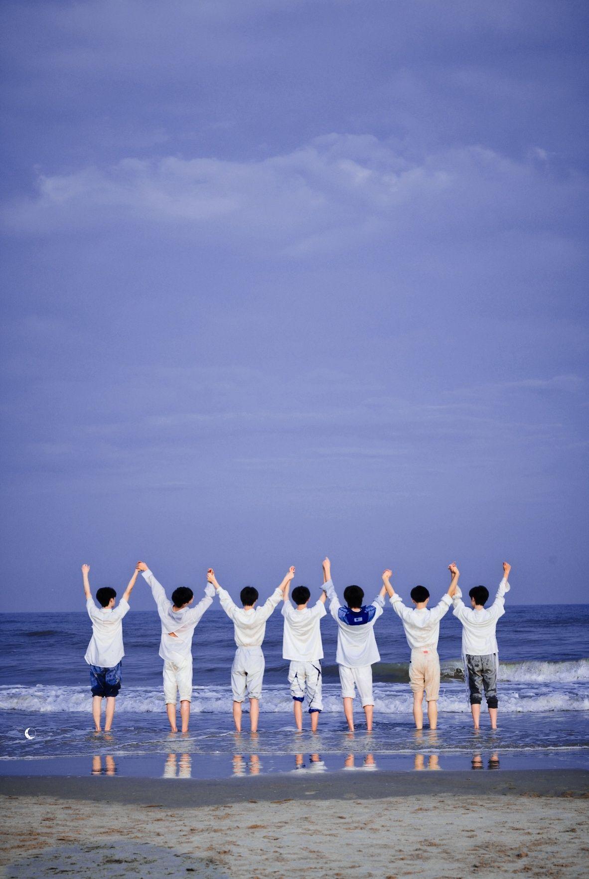 可以分享你手机里时代少年团的团体照吗