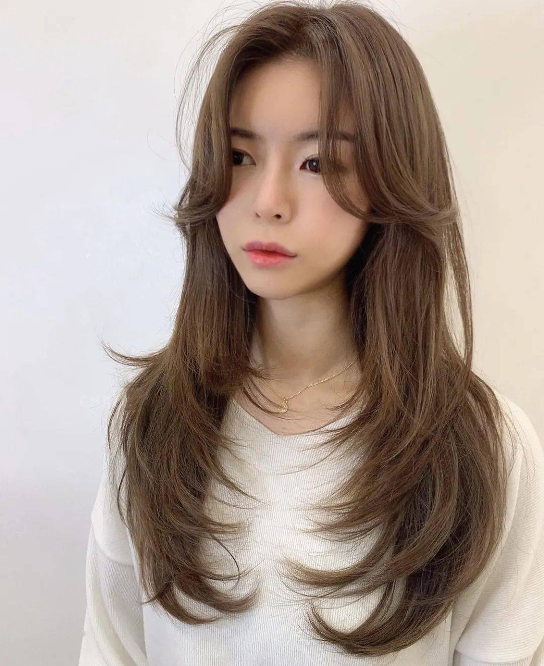 内扣c卷烫既简单有好打理 氛围感拉满_层次_自然卷_造型