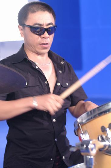 零点乐队--鼓手:二毛(组图)