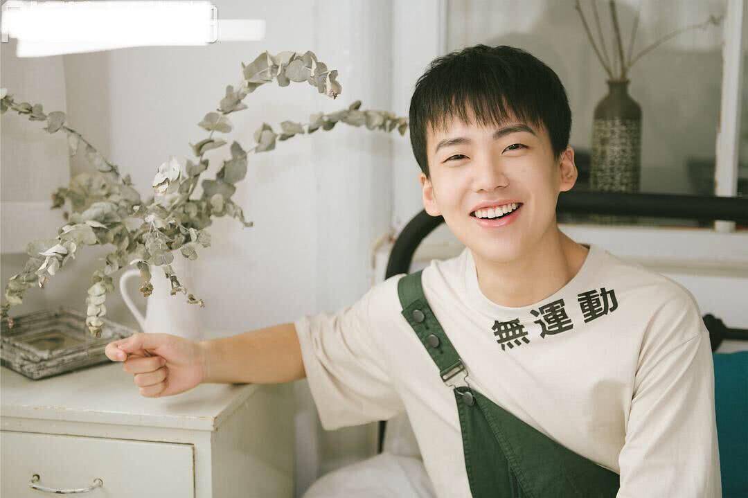 很多网友表示但凡看过郭麒麟上的综艺都会被他的表现圈粉,因为他的