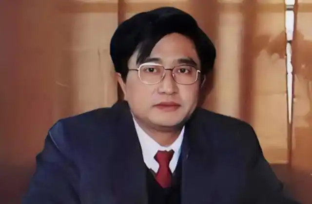 马向东刘晓津早就从不同的渠道打听到,马向东一直有收受贿赂的习惯.