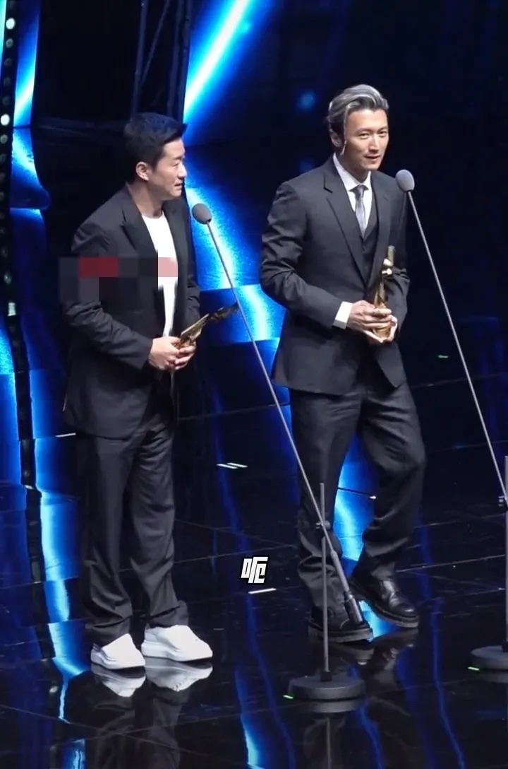 吴京175   谢霆锋172吧![泪奔][泪奔][捂脸][捂脸]