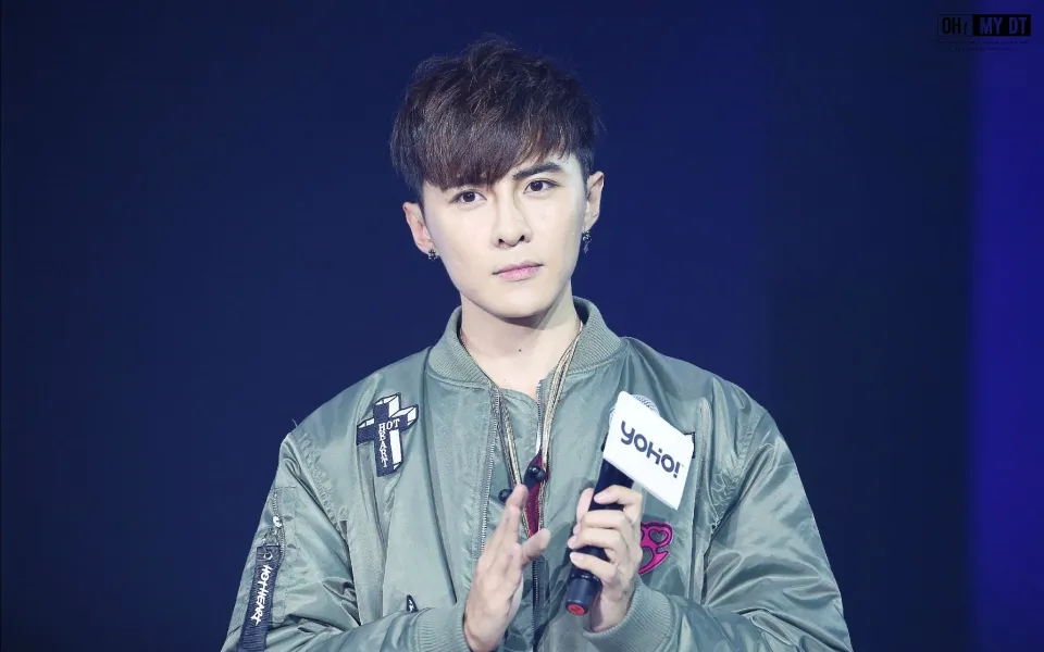 唐禹哲求完婚就塌房11年前未婚生子立单身人设耗尽了前任感情