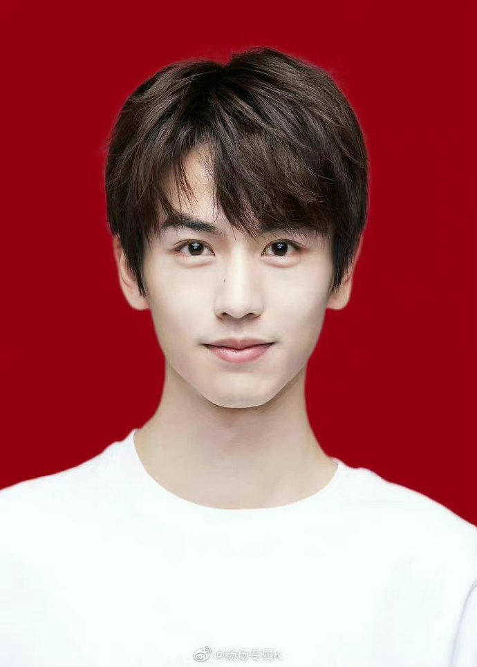 95后男明星证件照