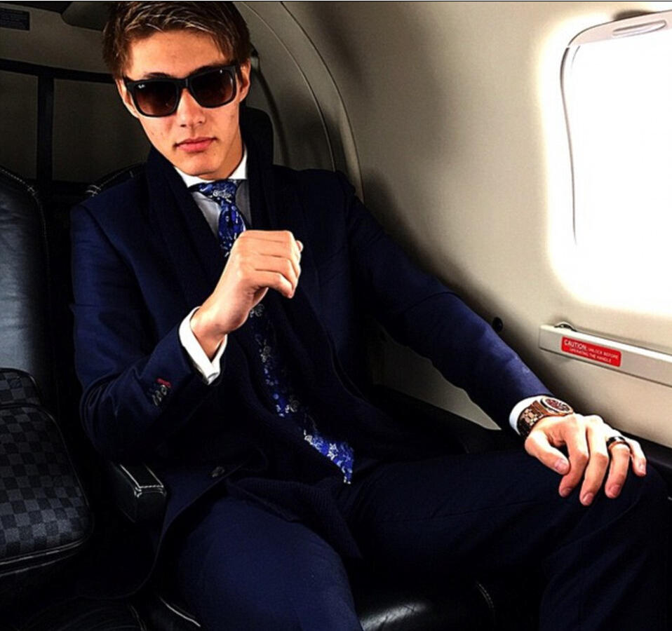 外国富二代晒奢华春假 游艇豪车美女云集(组图)