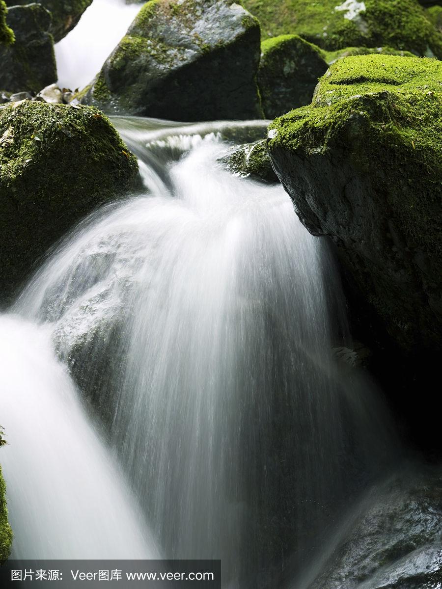 流动的瀑布