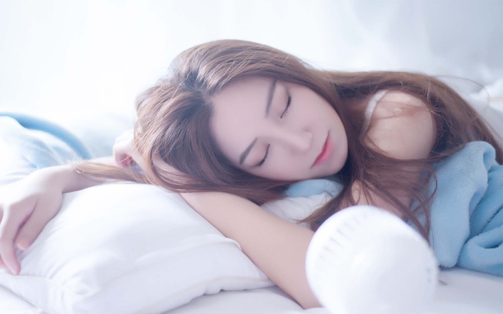 长发性感美女私房唯美写真图片壁纸