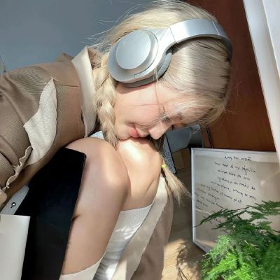 认同自己 接纳自己 才会真的快乐和自由 67_女生头像_我要个性网