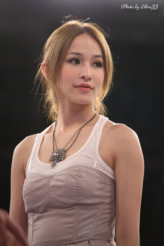 求萧亚轩的这张图片的大图