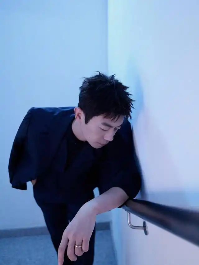 沈佳妮:体操妹转行当演员,嫁小一岁朱亚文,生两女被当成宝