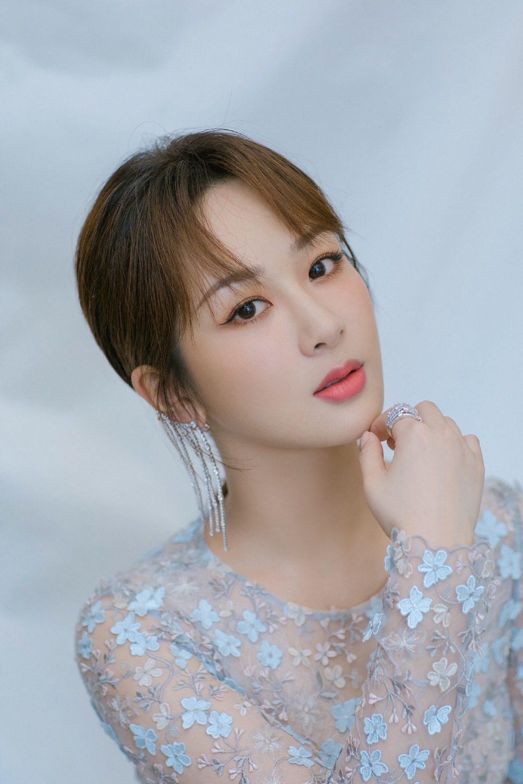 杨紫甜美礼服性感写真图片57